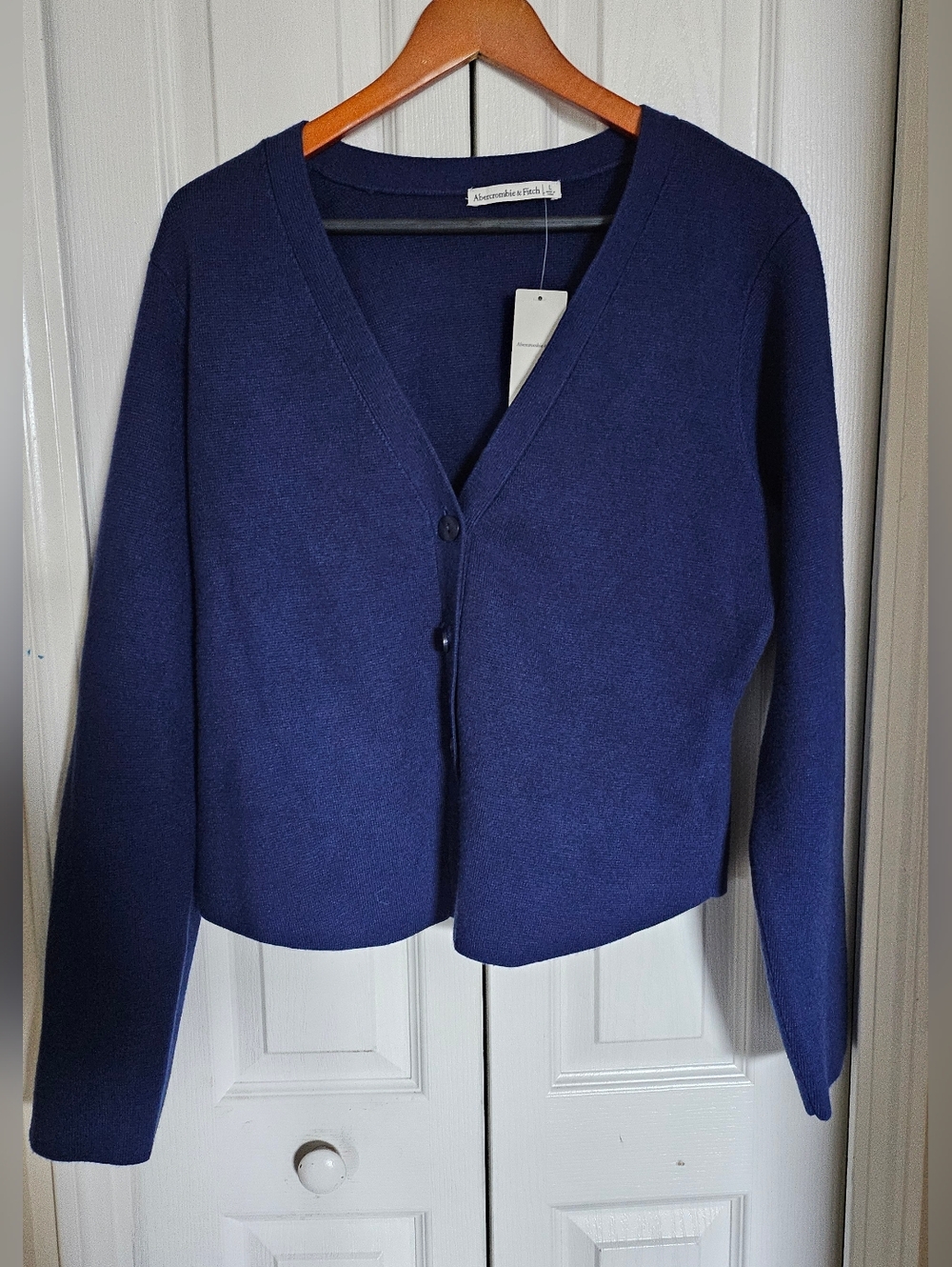 Abercrombie & Fitch Women L Blue Cardigan V Neck Button Knit Sweater NWT - Picture 5 of 13